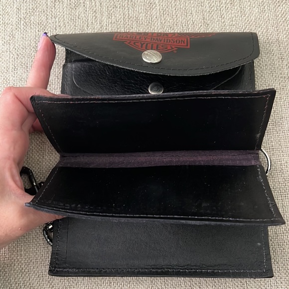 AUTHENTIC-VINTAGE 💯 LEATHER HARLIE-DAVIDSON HAT AND WALLET - Picture 11 of 11
